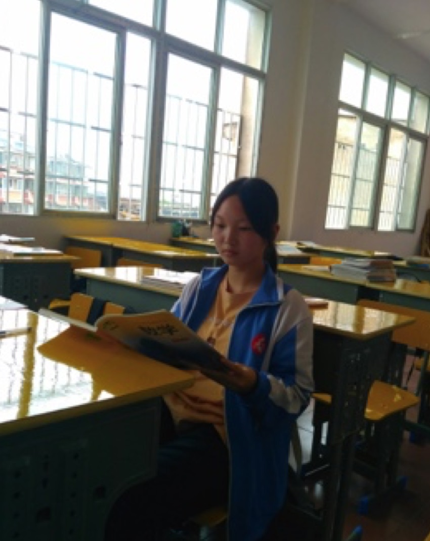 李金芳照片
