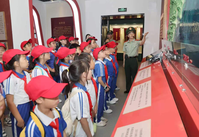 “同心同行·強國有我” 港澳青少年進軍營活動深圳站啟動