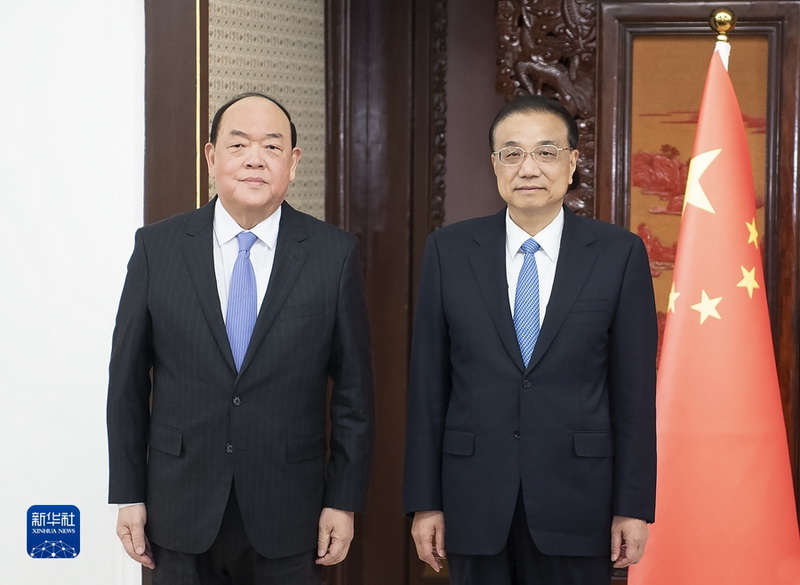 李克強會見賀一誠正文.jpg