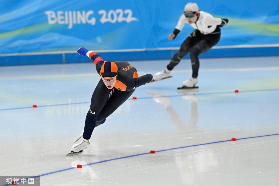 [圖]速度滑冰女子3000米 荷蘭選手伊雷妮&middot;斯豪滕奪冠