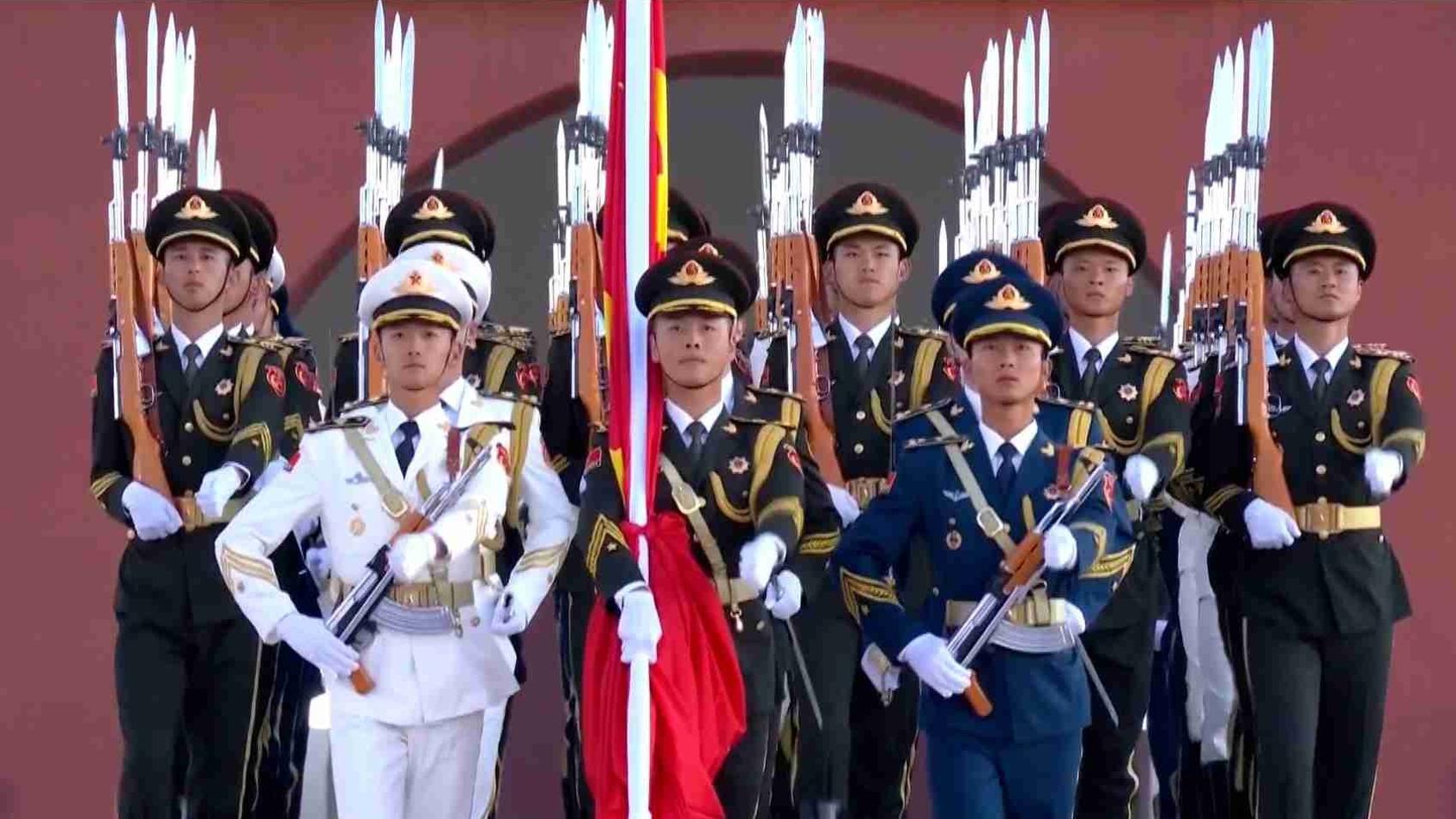 Flag-raising ceremony held at Tian'anmen Square to celebrate 77th founding anniversary of PRC