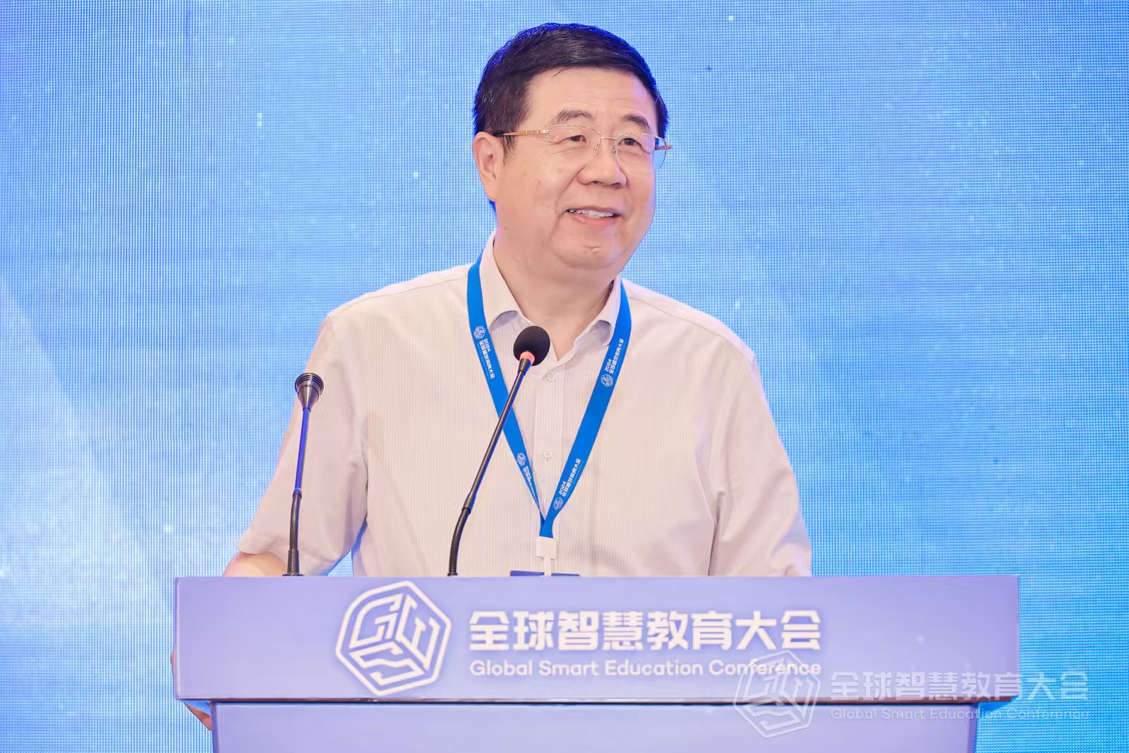 河南工業大學黨委書記、河南大學教授劉志軍作主旨報告