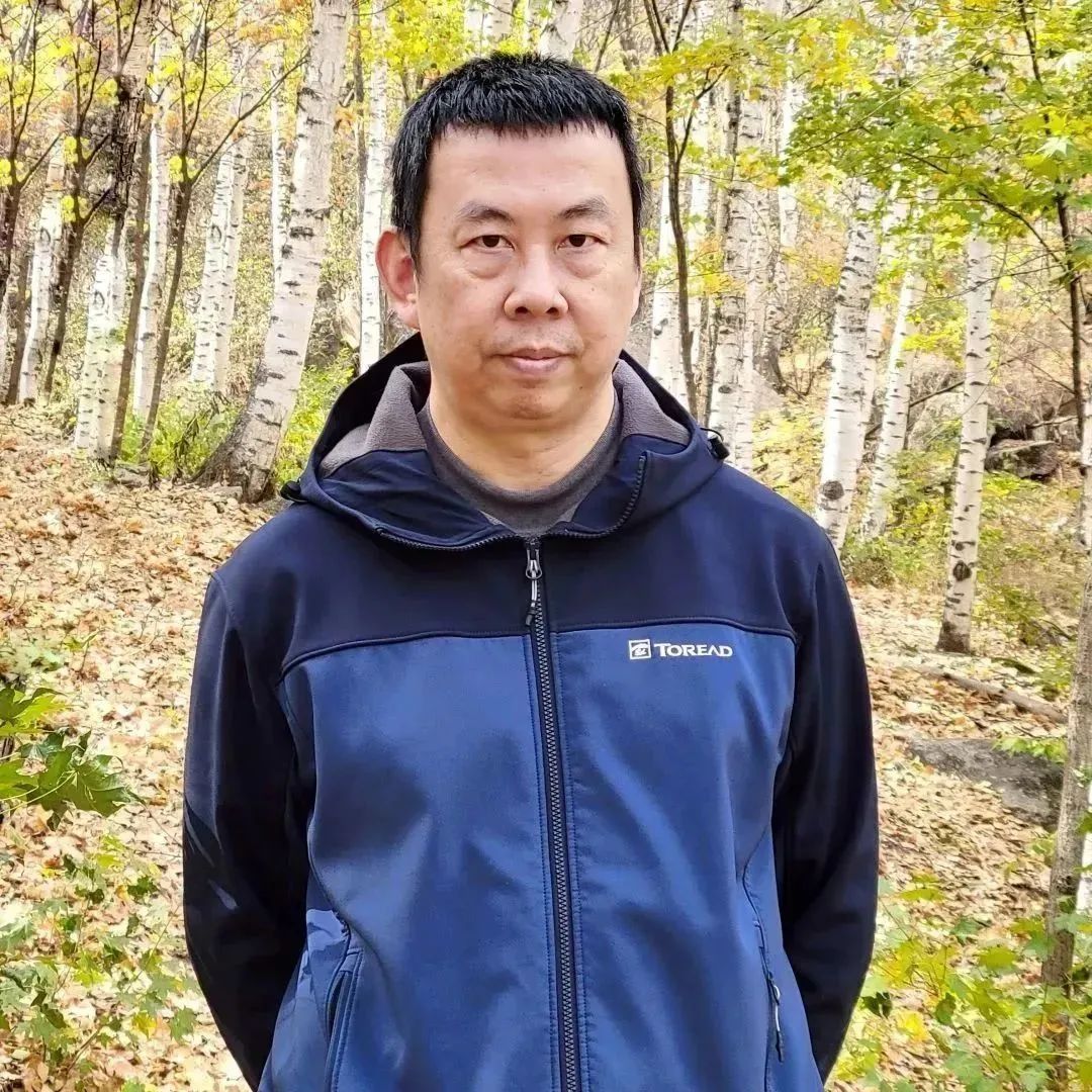 齊  橙  網絡作家，代表作《大國重工》《工業霸主》