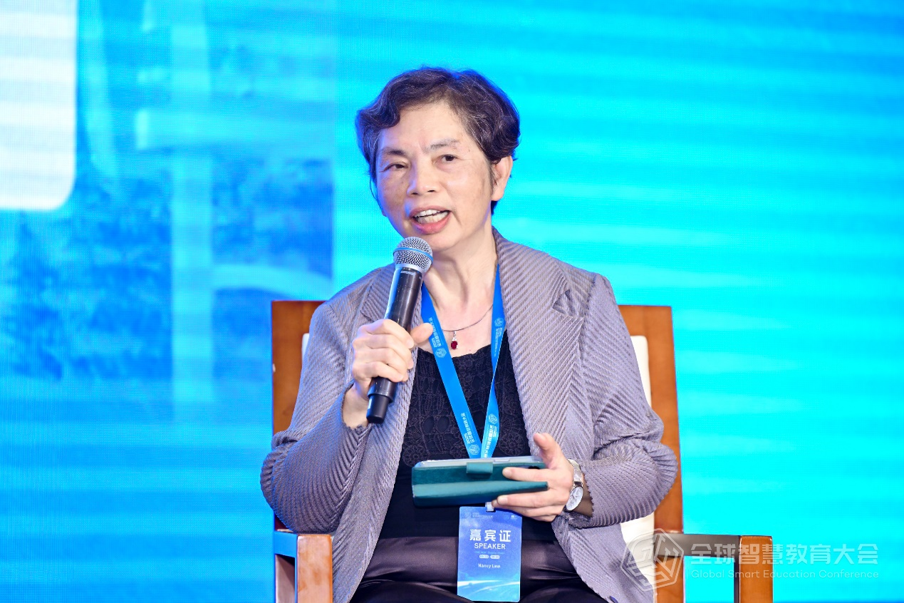 香港大學教育應用信息技術發展研究中心教授羅陸慧英（Nancy Law）