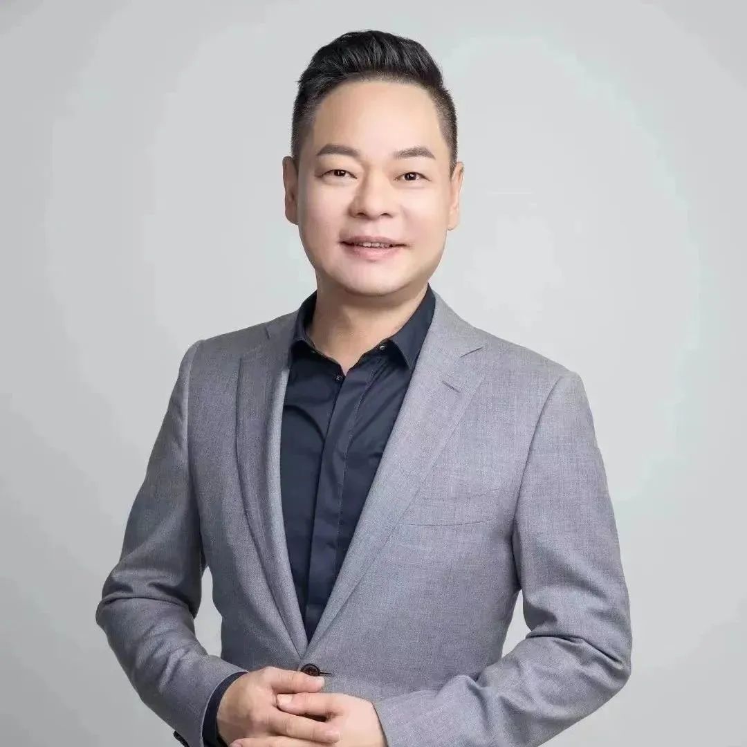 滕奎興  中國知名配音導演、資深配音演員、  國家二級演員