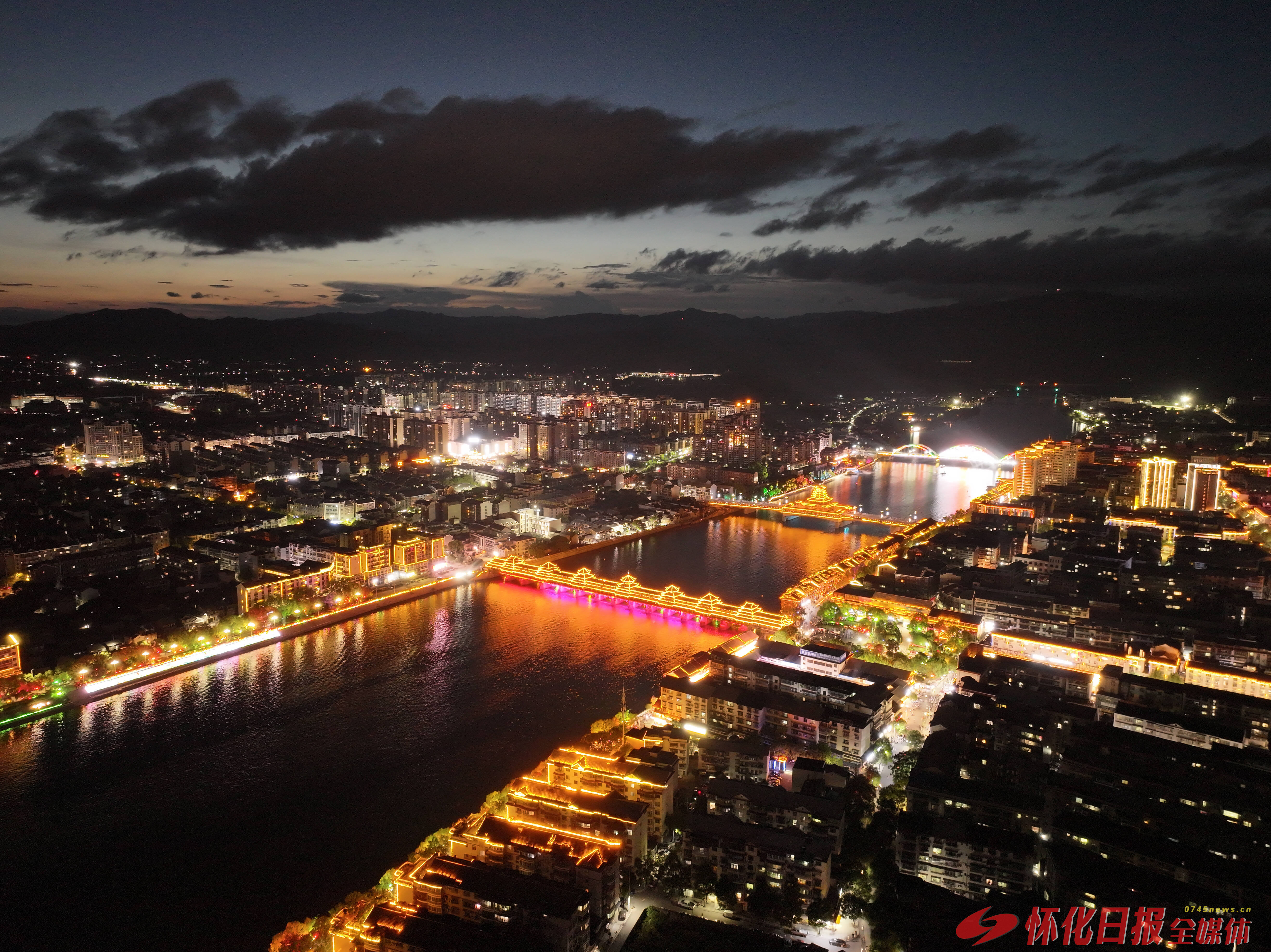 （芷江夜景美如畫）