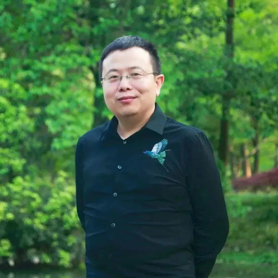 管平潮  網絡作家，代表作《仙風劍雨錄》《仙劍奇俠傳》